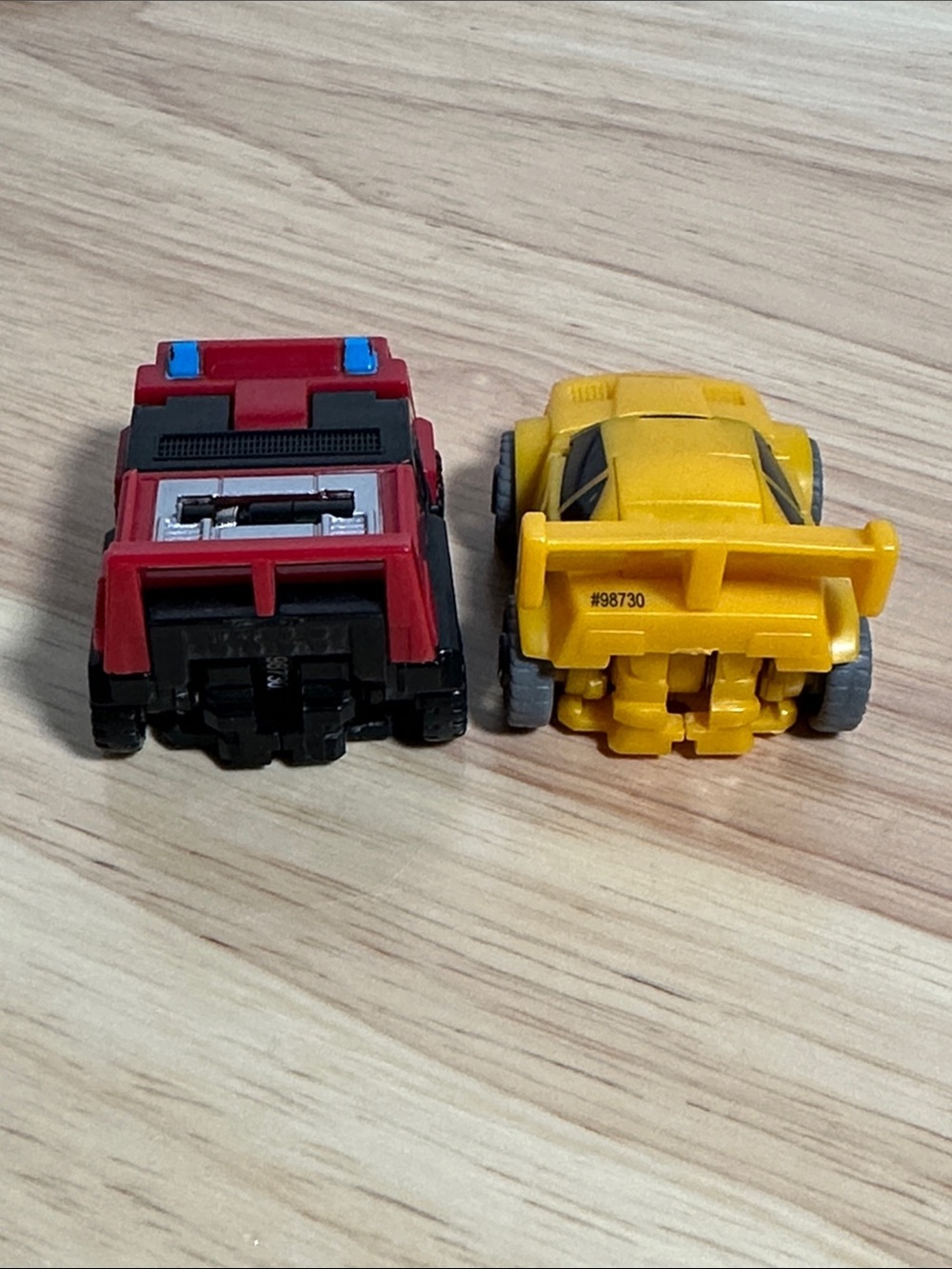 2011 Bot Shots Autobots Bumblebee 🐝 and Sentinal Prime - Picture 9 of 9